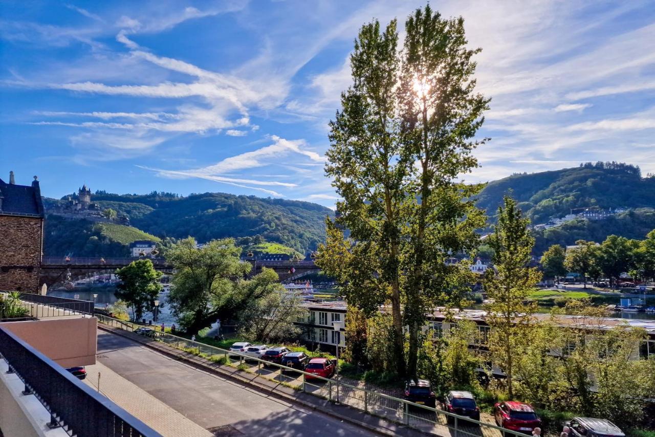 Vivamosel: Appartement Mit Mosel & Burgblick - Balkon - Parken - Aufzug - Fahrradraum Cochem Bagian luar foto